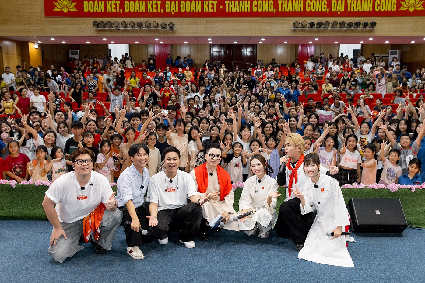 DTAP nhận Bằng khen từ Trung ương Đoàn TNCS Hồ Chí Minh vì nỗ lực lan tỏa tinh thần dân tộc qua album 'Made In Vietnam'