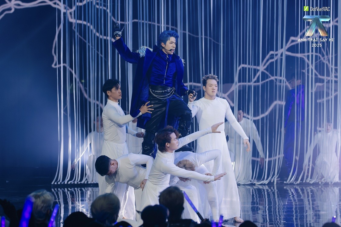 'Anh trai 'Say Hi' 2025' tập 5: Từ những giọt nước mắt đến tiếng cười, Live Stage 2 khép lại trọn vẹn với 30 Anh trai cùng bước tiếp