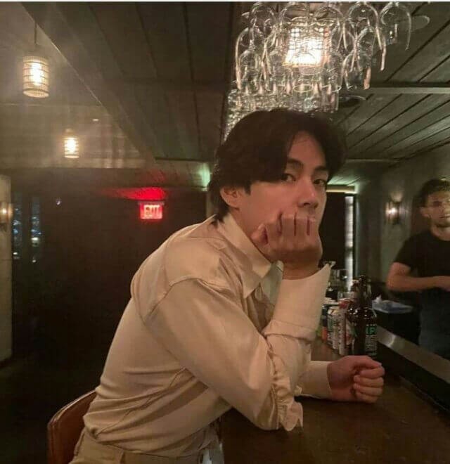 V (BTS) bị đào bới quá khứ 'có vấn đề'