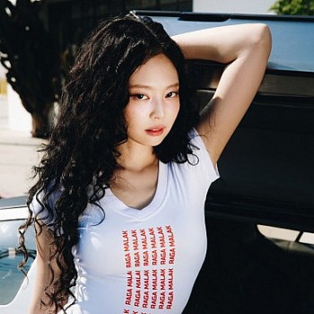 Jennie bị chê 'phân tâm' vì vũ công nam trong concert BlackPink Đài Loan