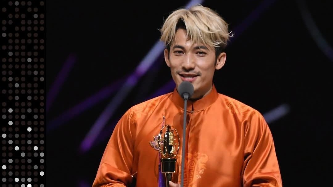 Liên Bỉnh Phát trở thành 'Thị đế' Kim Chung, lần đầu tiên nghệ sĩ nước ngoài chiến thắng