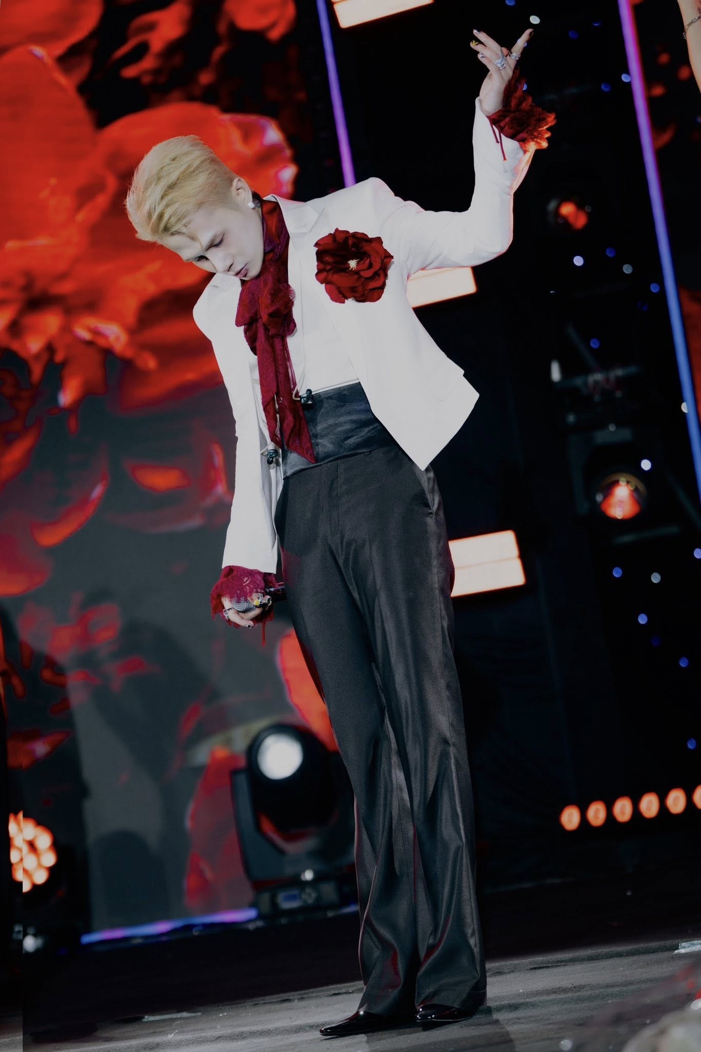 Jack gây tranh cãi khi trình diễn ca khúc mới: Ca từ bị cho là phản cảm, khiêu khích