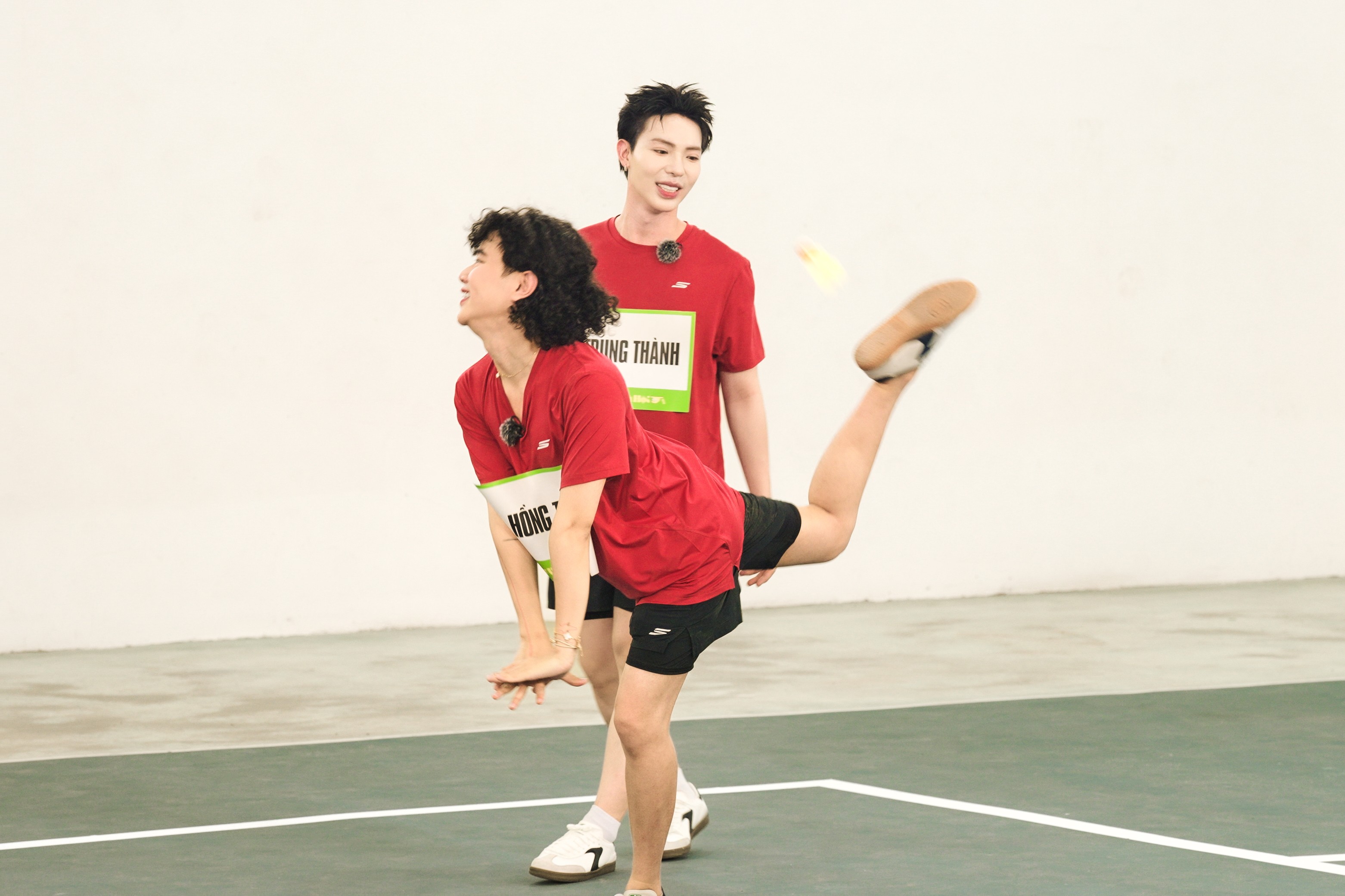 'Hits thở' tập 3: Nghệ sĩ Gen Z đối đầu 'lão tướng' trong Hội thao dân gian – Erik, Thanh Thủy, Ngô Lan Hương nhận cú sốc thể lực