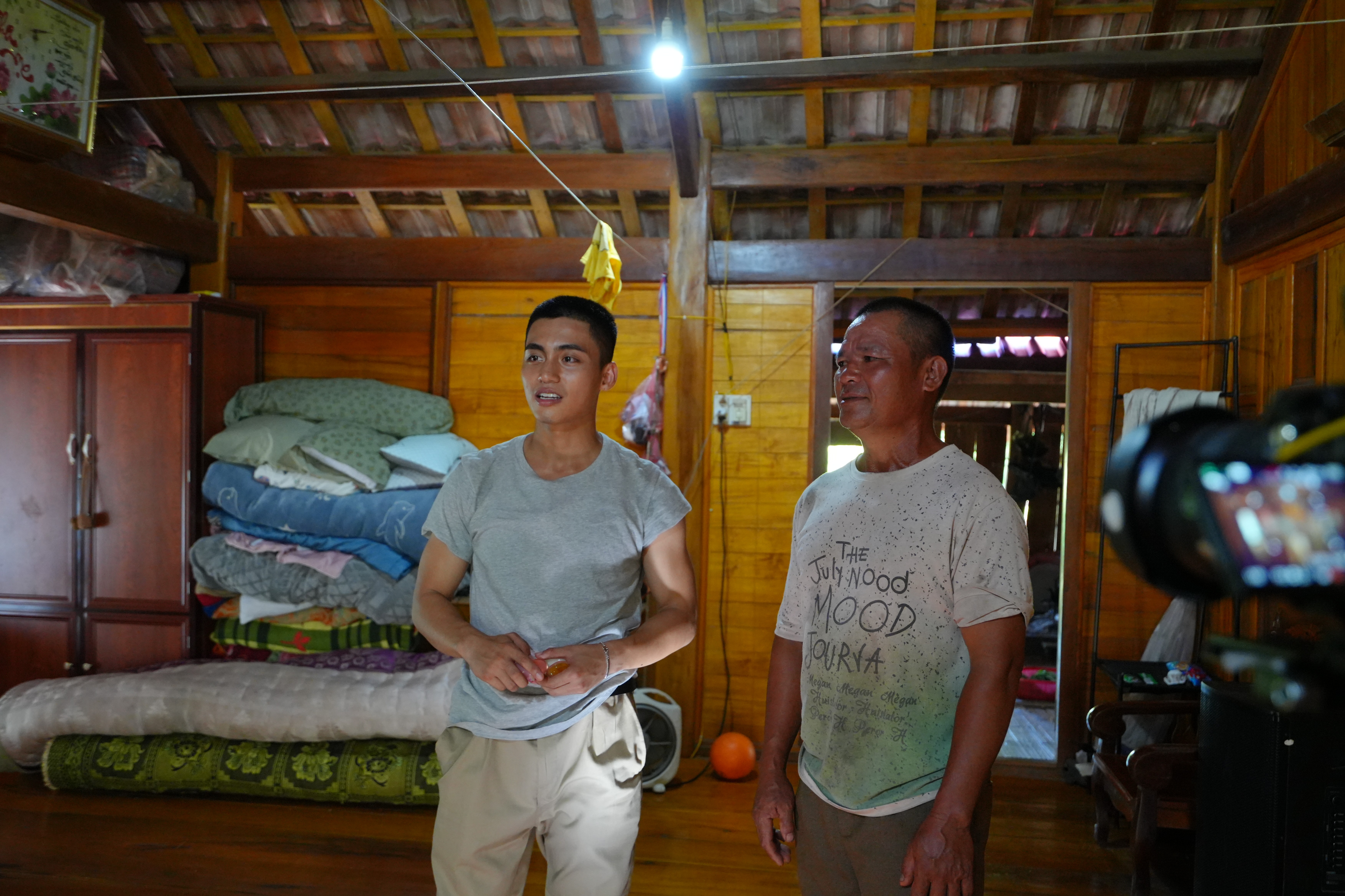 'Chiến sĩ' Mono: Tôi không nghĩ dưới vẻ đẹp yên bình của đất nước là những điều kinh khủng này!