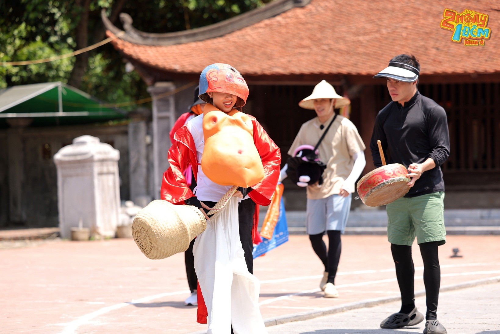 '2 ngày 1 đêm' tái hiện trò chơi dân gian Chạy Ró, xuất hiện nhiều 'chiến thần' với tạo hình độc - lạ