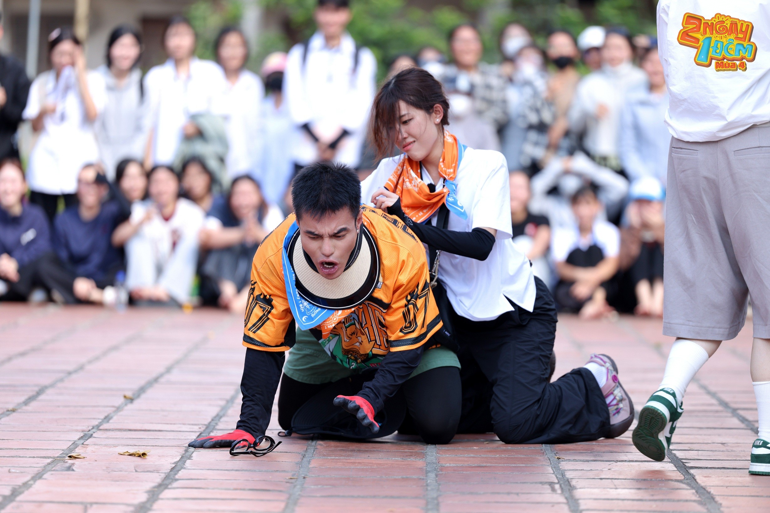 '2 ngày 1 đêm' tái hiện trò chơi dân gian Chạy Ró, xuất hiện nhiều 'chiến thần' với tạo hình độc - lạ