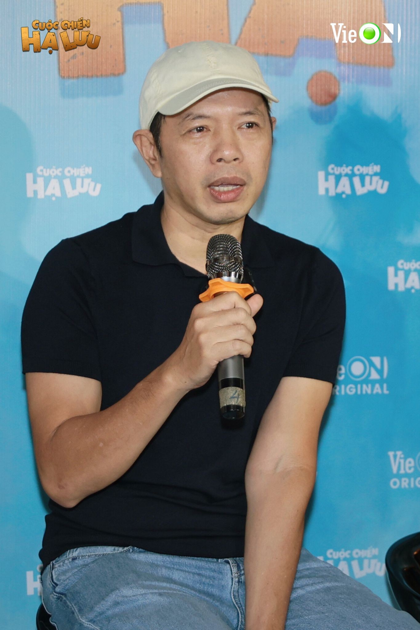 'Cuộc chiến hạ lưu': Lê Phương nhiều lần 'đứng hình' trước những câu thoại ứng biến bất ngờ của Thái Hòa