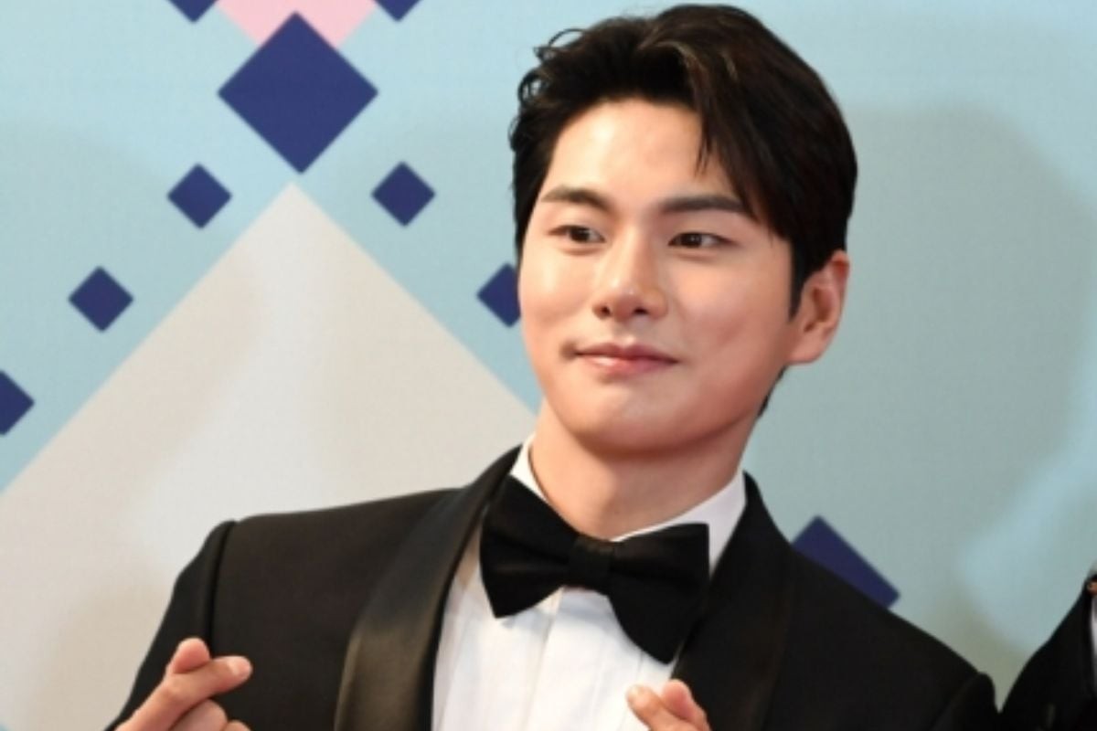 Lee Yi Kyung vướng vào bê bối 'trò chuyện 18+', công ty quản lý phủ nhận cáo buộc