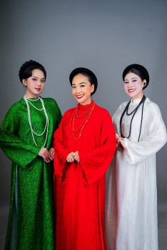 Đoan Trang 'chơi tất tay' cùng Trương Thúy Quỳnh - Trương Bảo Yến, mang nhạc xẩm kết hợp tân nhạc lên sân khấu Chung kết 'Đấu trường ngôi sao'