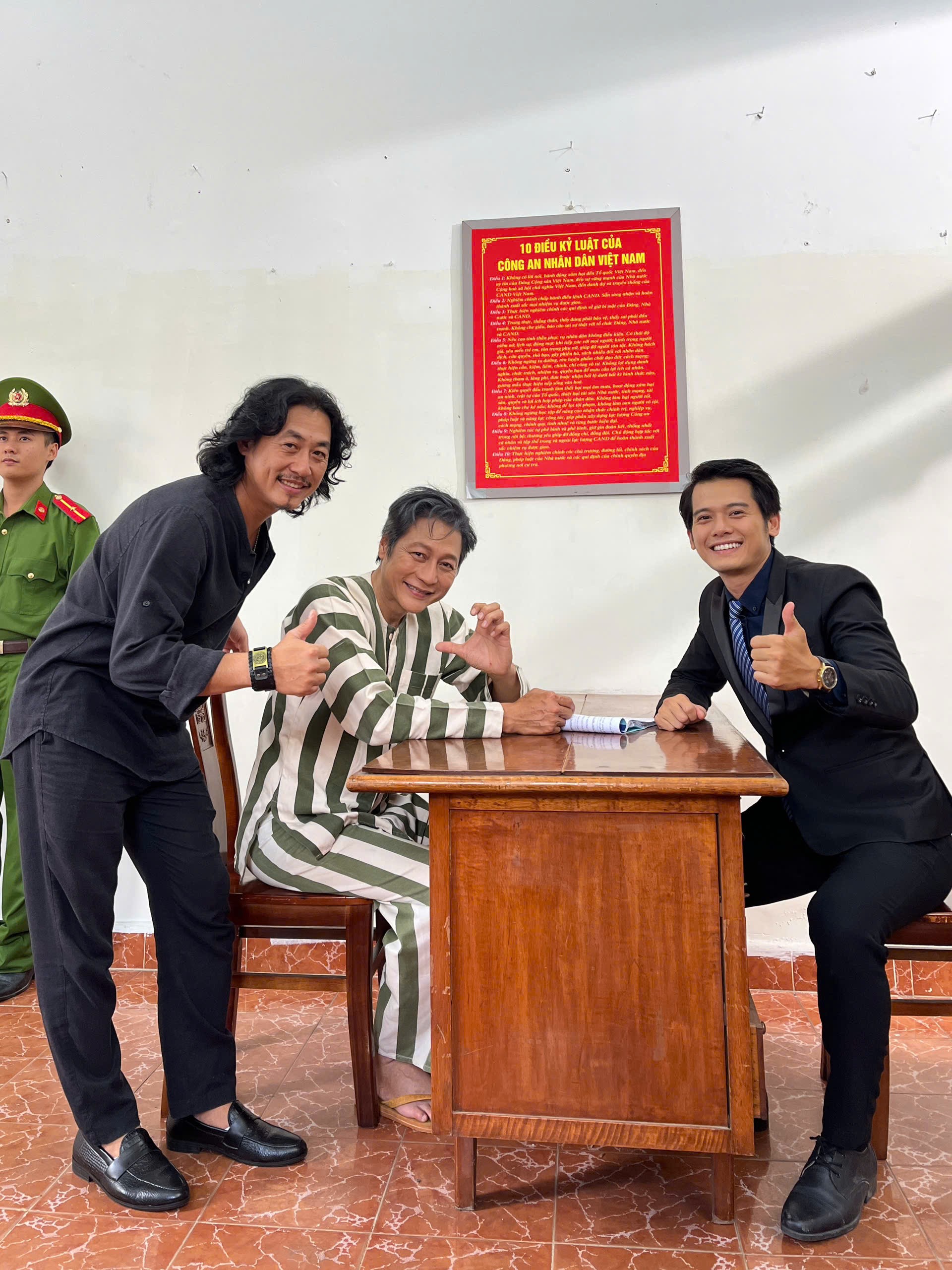 'Góc khuất': Hành trình đối lập giữa vẻ ngoài hào nhoáng và bản chất thật của con người