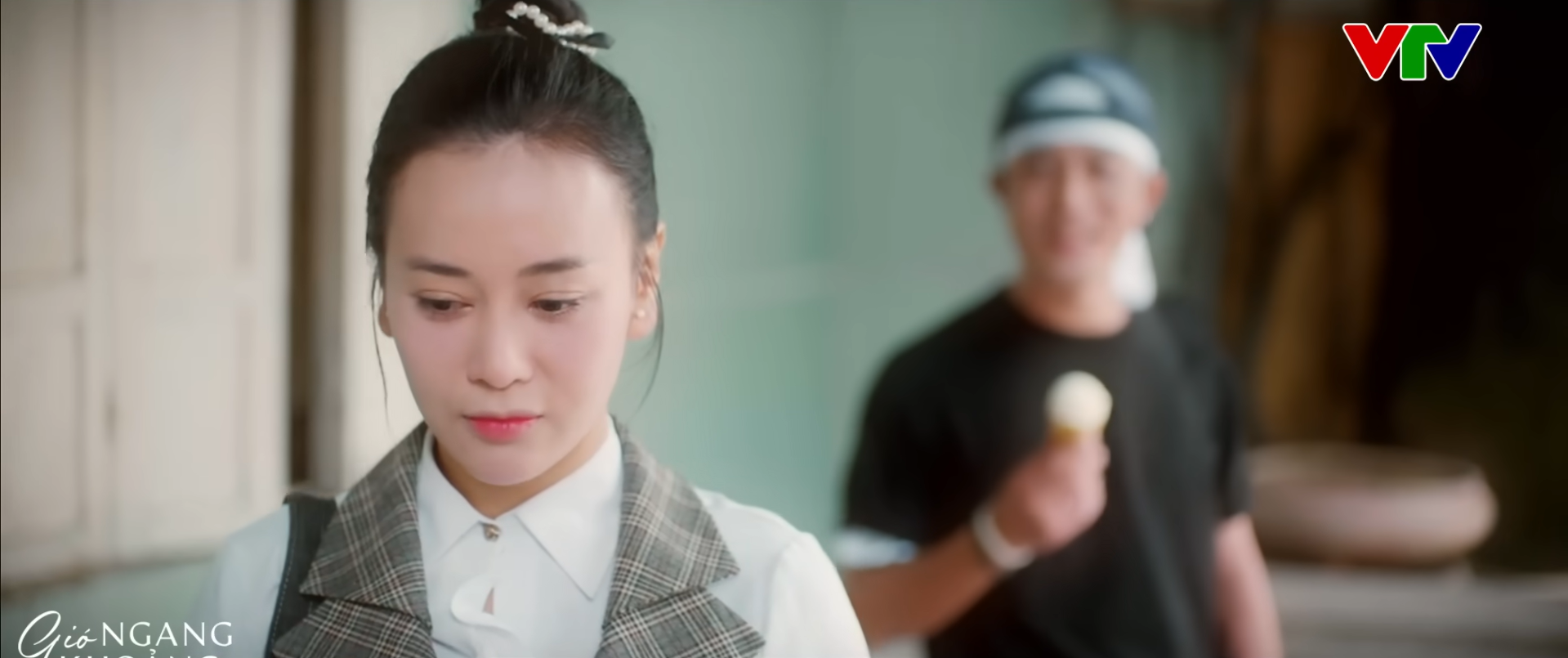 Cảnh hồi tưởng của Phương Oanh trong 'Gió ngang khoảng trời xanh' gây tranh cãi