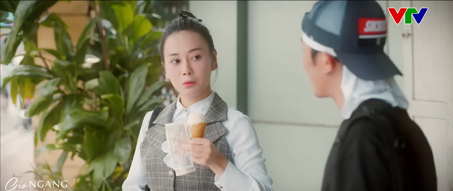 Cảnh hồi tưởng của Phương Oanh trong 'Gió ngang khoảng trời xanh' gây tranh cãi