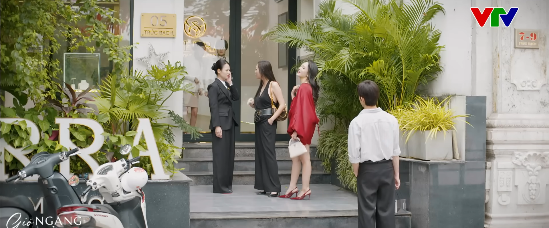 Vì sao cảnh đánh ghen trong 'Gió ngang khoảng trời xanh' bị lôi ra làm trò cười?