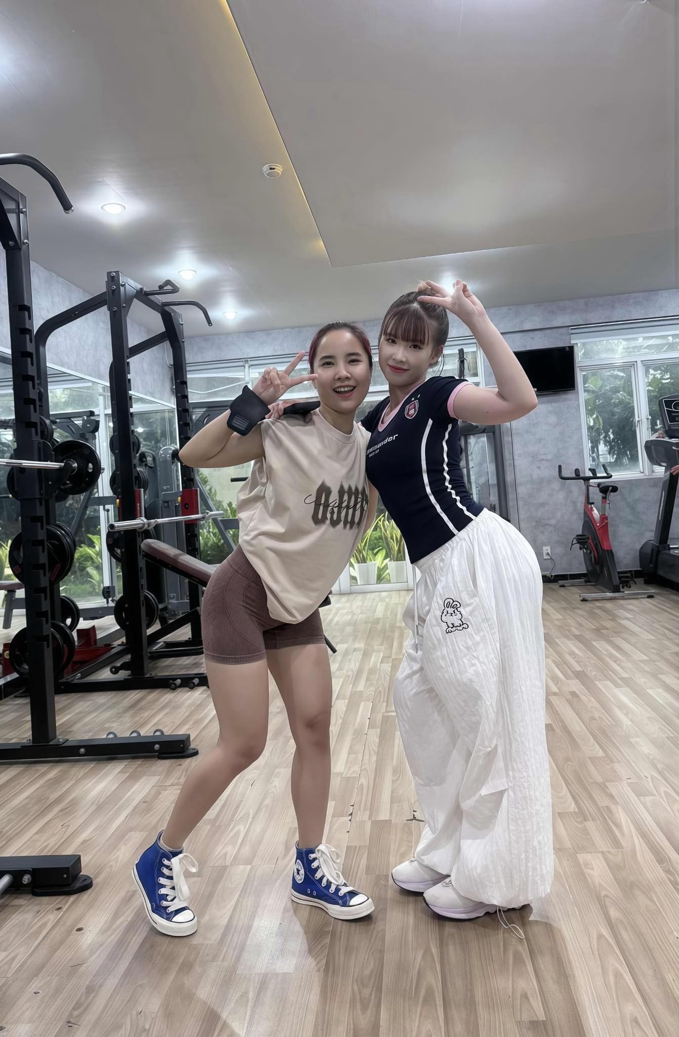 Khởi My phủ nhận tin mang thai, khoe vóc dáng săn chắc: 'Ai đồn có bầu hoài vậy?'