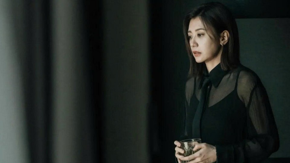 Mỹ nhân ‘Ỷ Thiên Đồ Long Ký’ tái xuất đầy nội lực trong vai luật sư của ‘Hồi Hồn Kế’