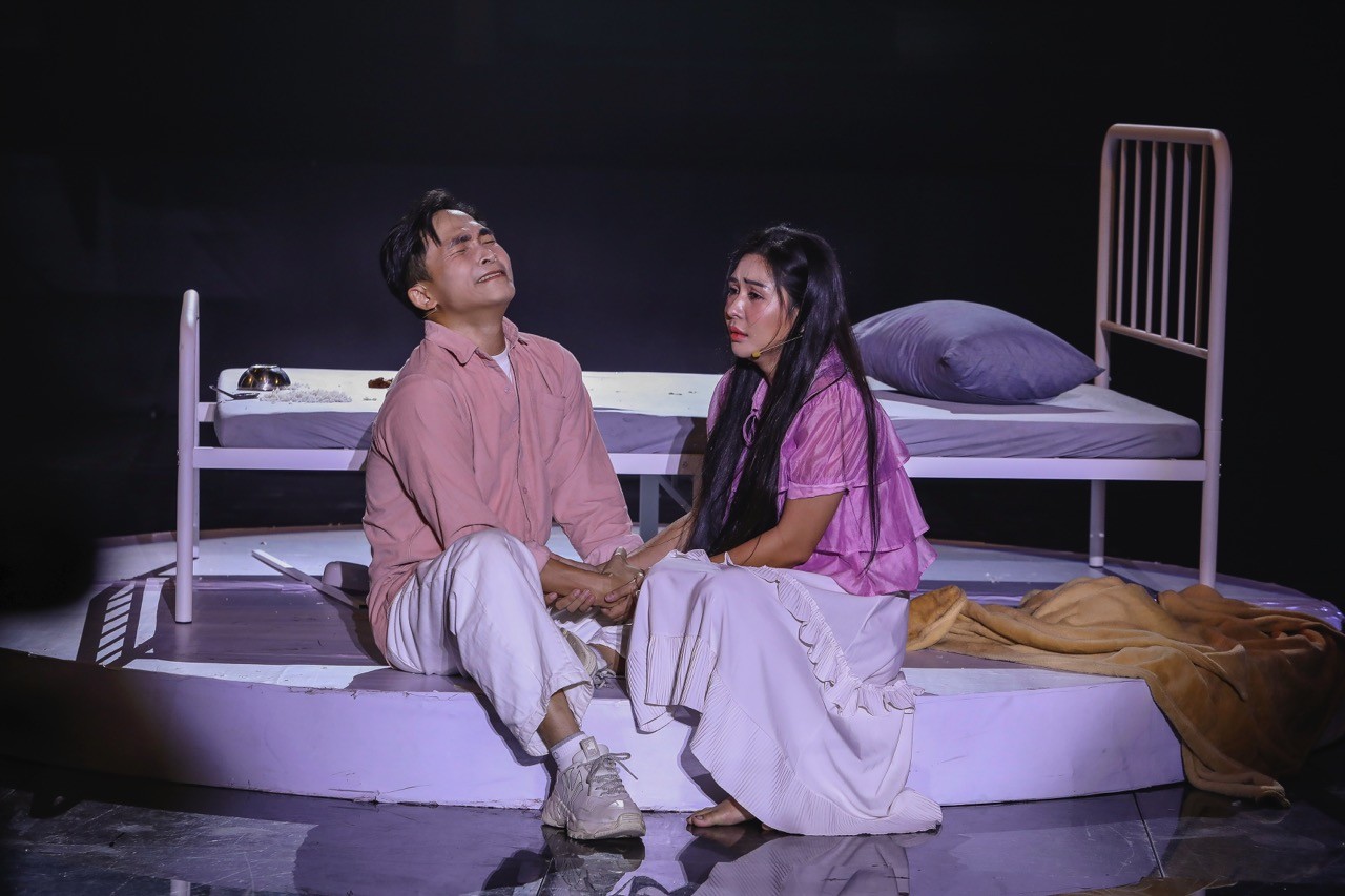 'Tình Bolero 2025': NSƯT Vũ Thành Vinh dành nhiều lời khen cho La Chí Hùng, Danh ca Phương Dung đánh giá cao Trương Minh Cường