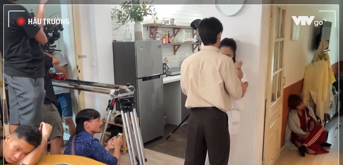 Cảnh phim 'giải cứu mỹ nhân' của nghệ sĩ Tú Oanh gây sốt vì quá hài hước