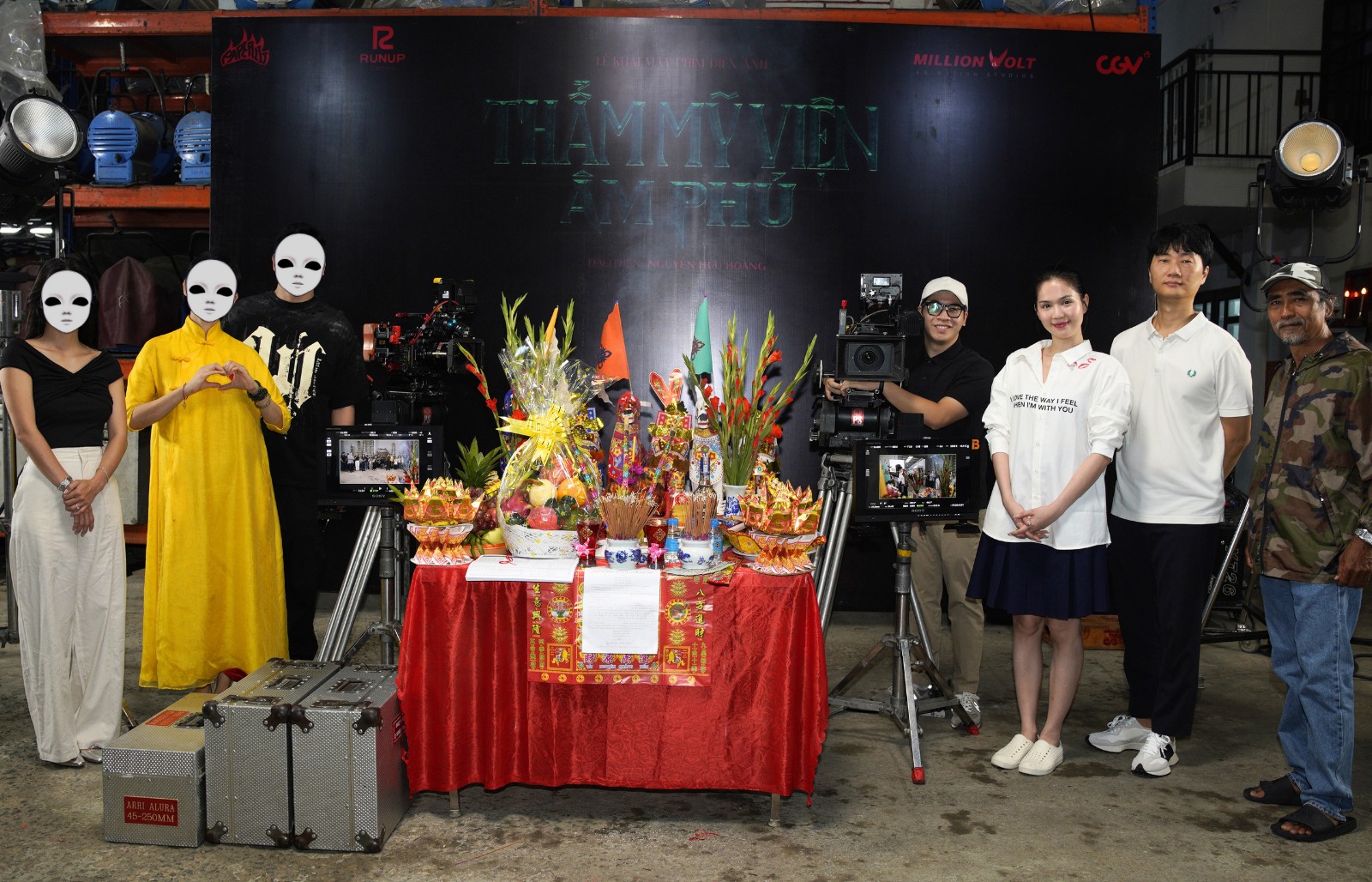 Ngọc Trinh lần đầu đóng phim kinh dị trong 'Thẩm mỹ viện âm phủ'