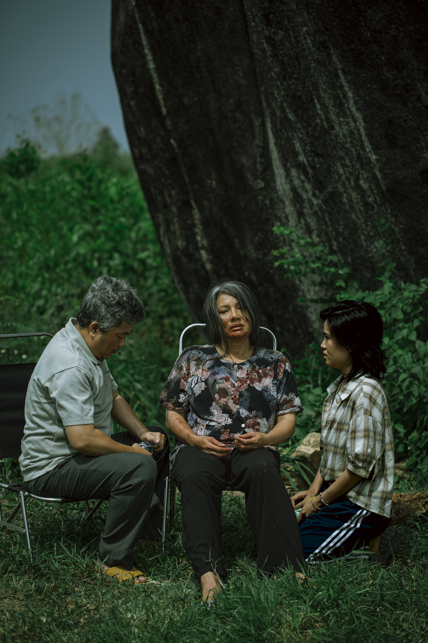 Dàn diễn viên 'Cải mả' lần đầu kể về trải nghiệm tâm linh trên phim trường