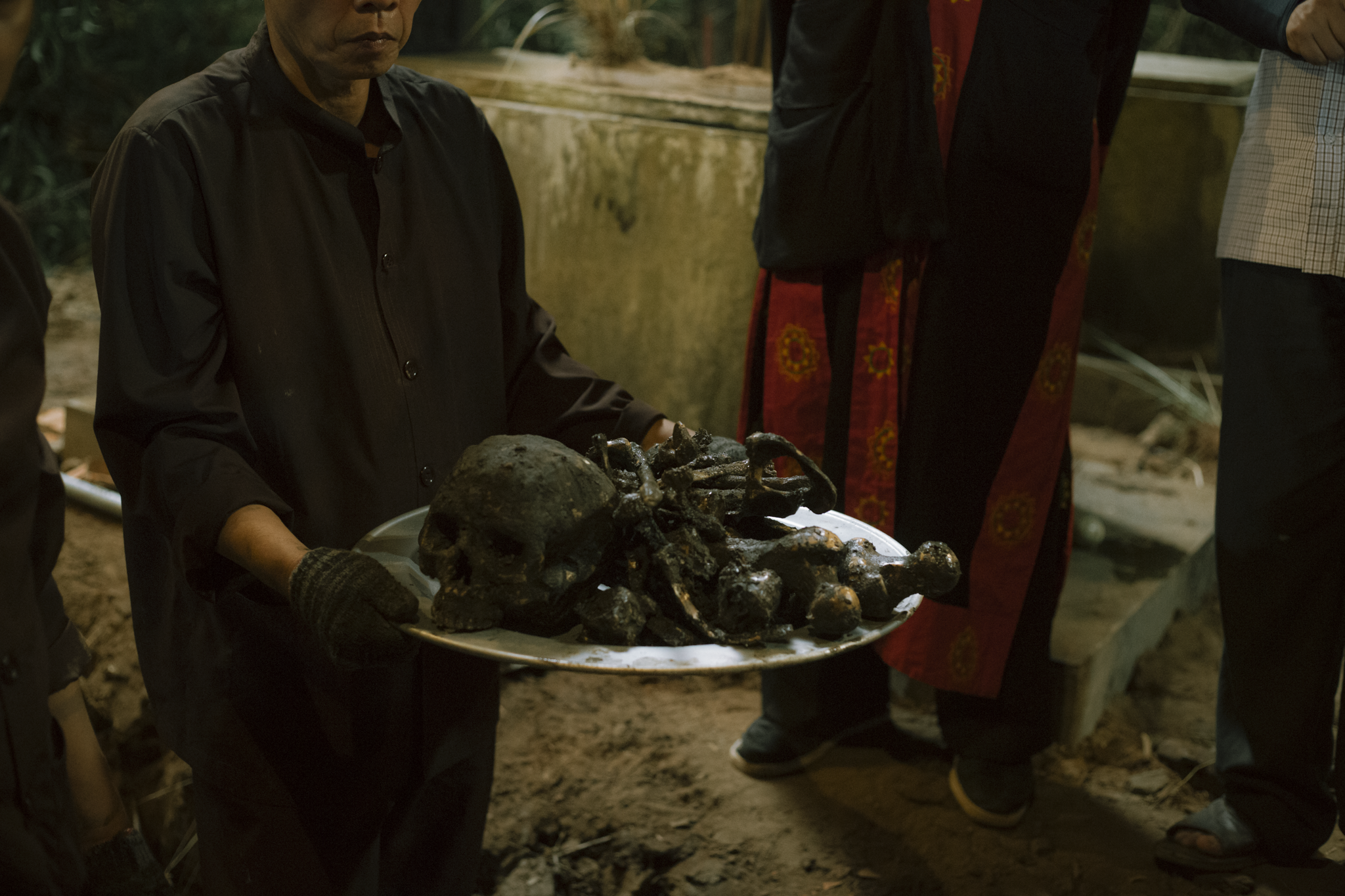 Dàn diễn viên 'Cải mả' lần đầu kể về trải nghiệm tâm linh trên phim trường