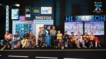 'Anh trai 'Say Hi' 2025' tập 6: Concept 'Reply 2000' khiến các Anh trai xuất hiện với trang phục đầy màu sắc