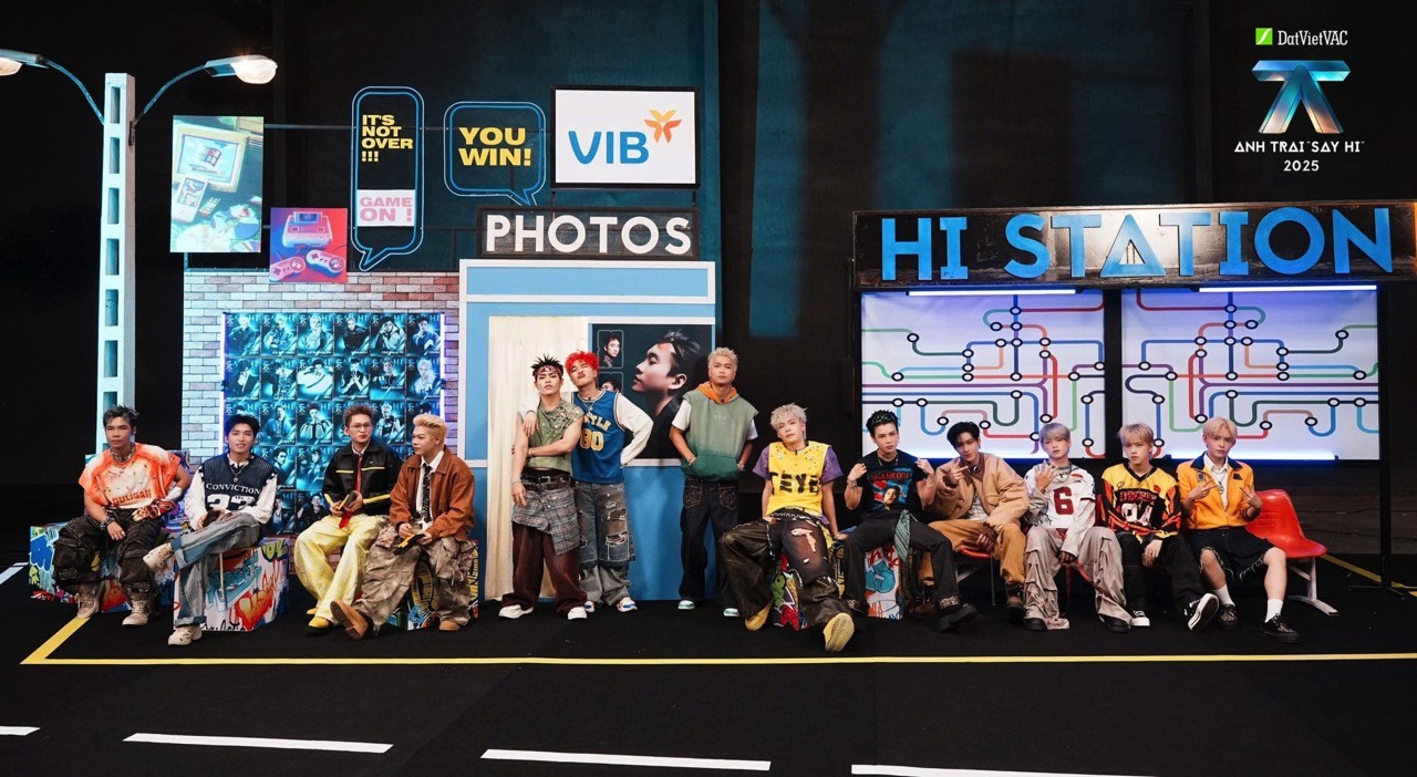 'Anh trai 'Say Hi' 2025' tập 6: Concept 'Reply 2000' khiến các Anh trai xuất hiện với trang phục đầy màu sắc