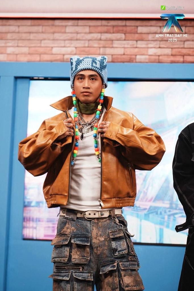 'Anh trai 'Say Hi' 2025' tập 6: Concept 'Reply 2000' khiến các Anh trai xuất hiện với trang phục đầy màu sắc