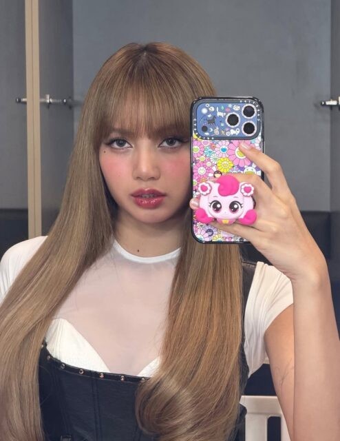 Lisa (BlackPink) giúp 'hồi sinh' công ty Hàn Quốc
