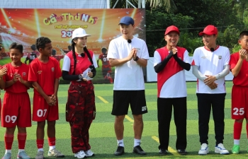 HLV Đội tuyển Quốc gia Việt Nam - Kim Sang Sik trực tiếp huấn luyện cho Top 12 'Cầu thủ nhí 2025'