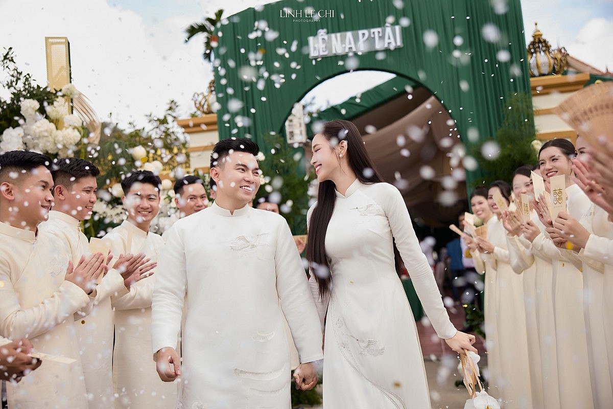 Nhìn lại Đám cưới thế kỷ của Hoa hậu Đỗ Hà và chồng thiếu gia gây bão mạng