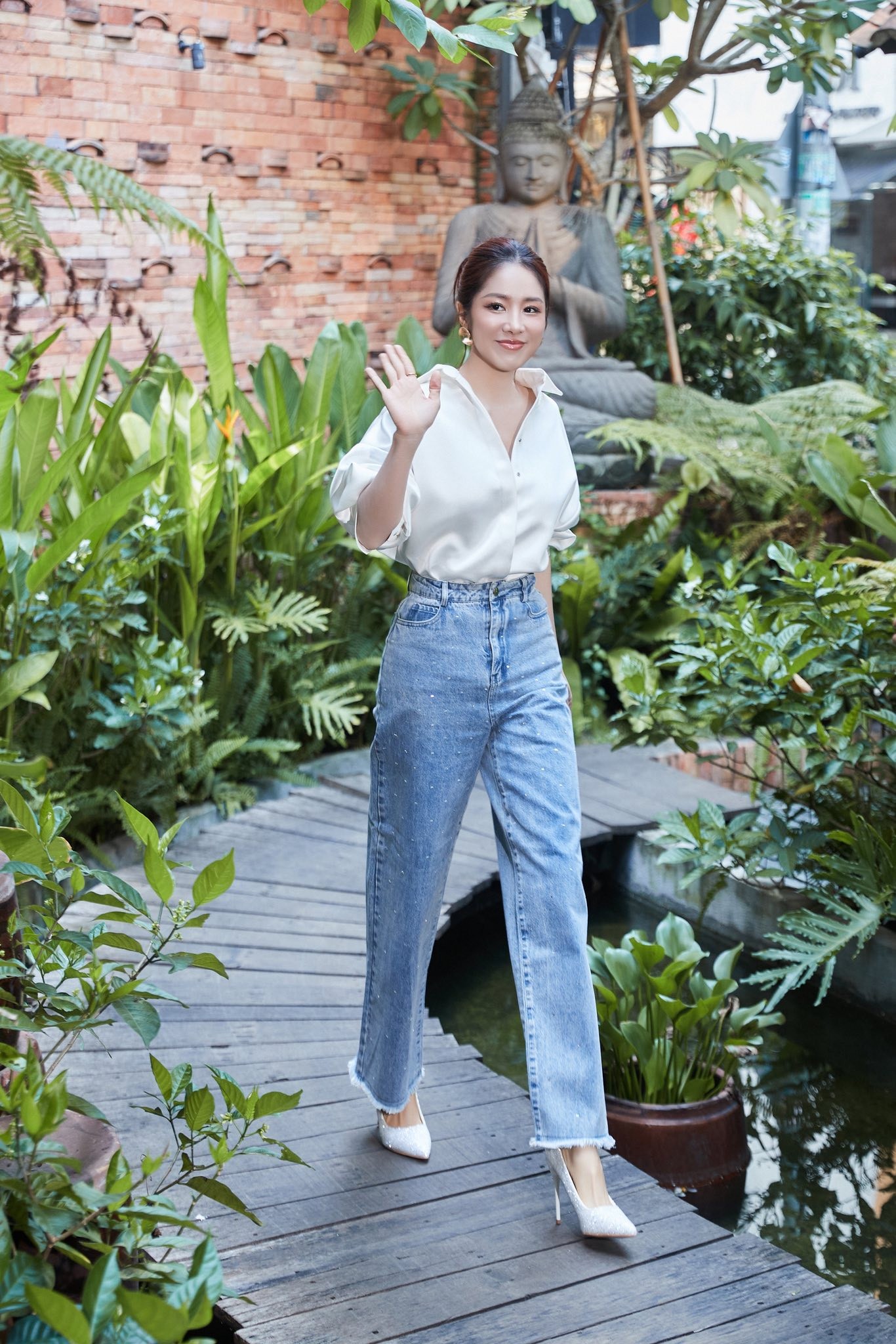 Lê Phương: Từ 'Nữ hoàng nước mắt' màn ảnh đến Quý cô sành điệu ngoài đời thực Lê Phương: Từ 'Nữ hoàng nước mắt' màn ảnh đến Quý cô sành điệu ngoài đời thực