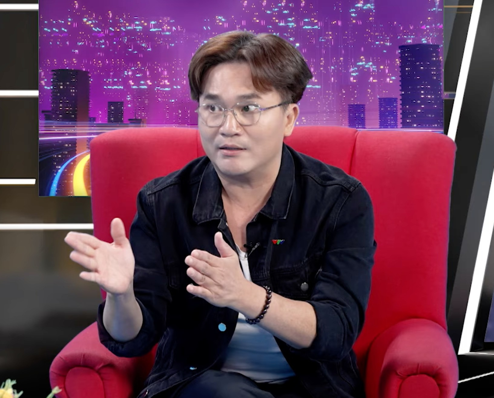 Ca sĩ Duyên Quỳnh thừa nhận bản tính dễ lung lay vì thiếu trải nghiệm trong cuộc sống