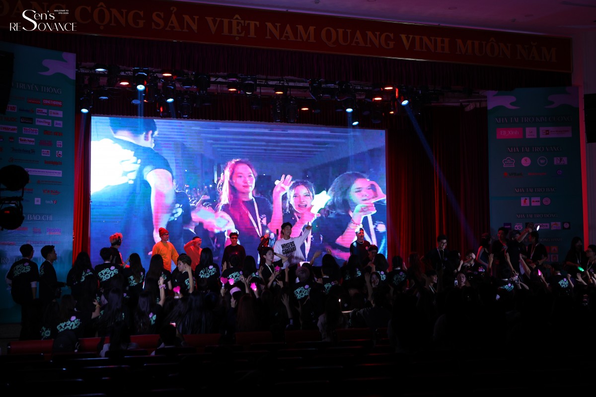 Đã tai với bộ đôi DJ Huy DX và MC Millic tại đêm nhạc 'FPS 2025 - Sen’s Sen’s Resonance'