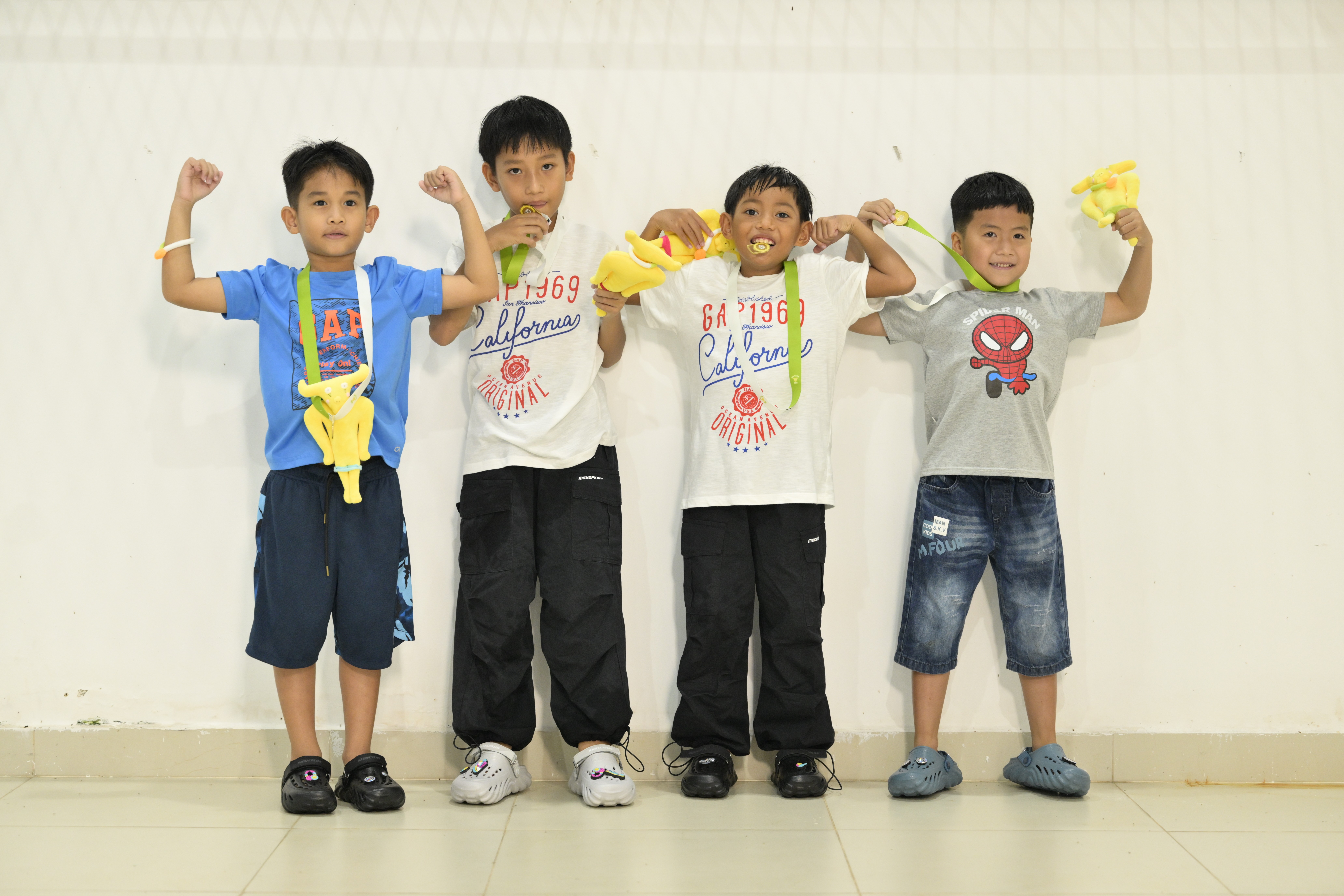 Erik 'yếu thế' trong chính show của mình: Cơ bắp cũng không cứu nổi khi gặp địch thủ nhí