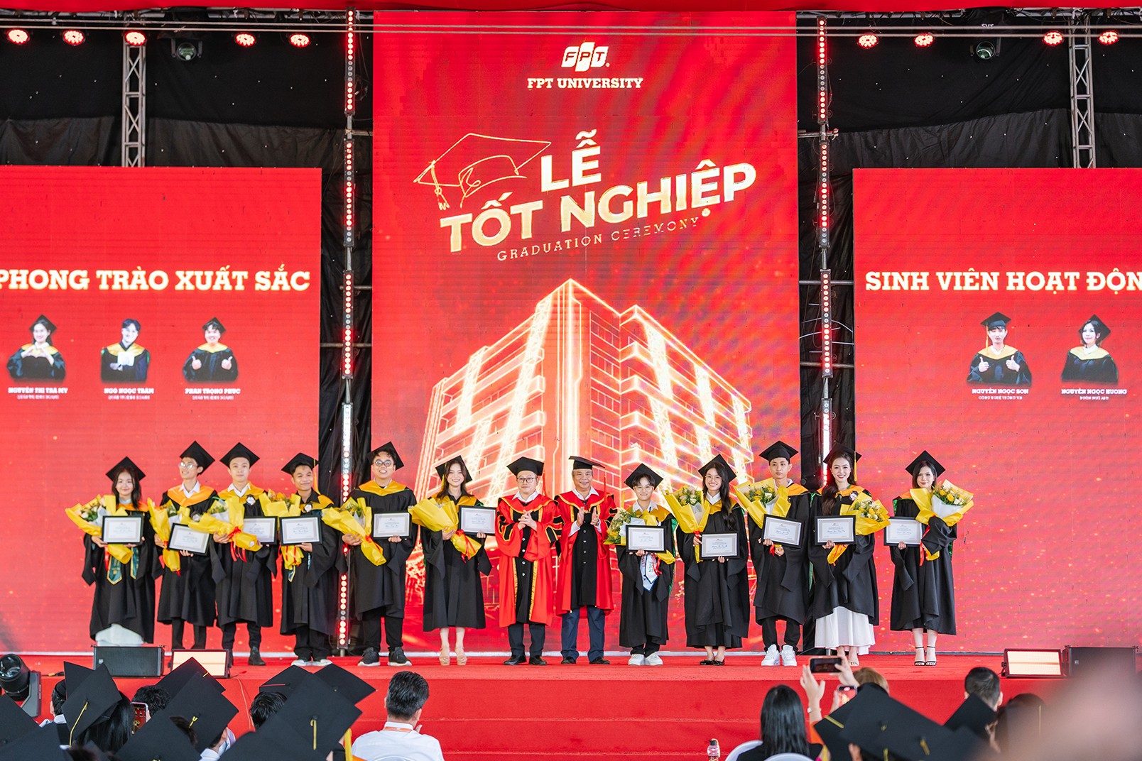 Hoa hậu Kiều Duy tái hiện ca khúc hit một thời của 9X, 8X tại Lễ tốt nghiệp Đại học