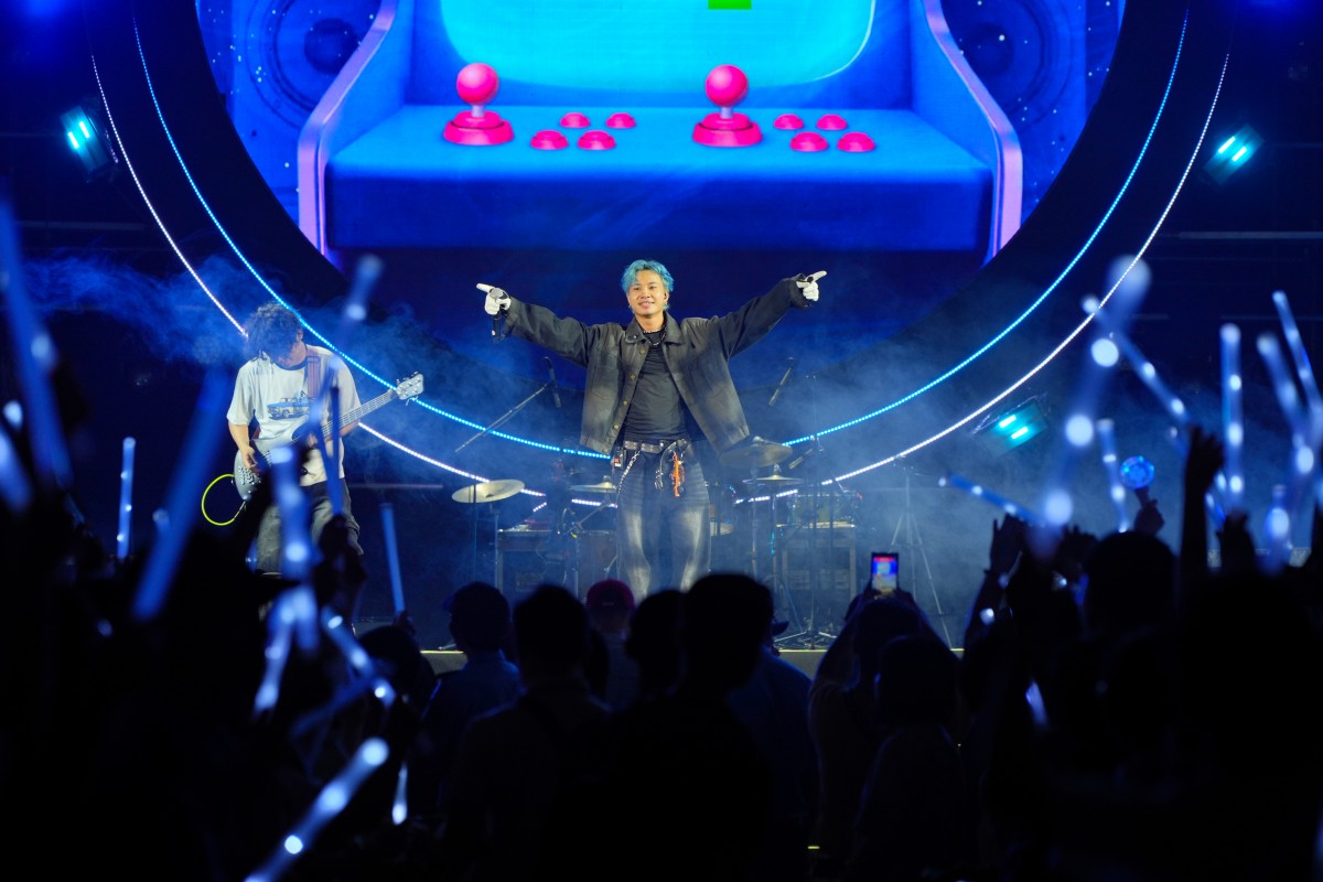 Hàng ngàn khán giả School Fest mùa 7 được một đêm chứng kiến nhiều thế hệ cùng viết tiếp giấc mơ hip-hop Việt Hàng ngàn khán giả School Fest mùa 7 được một đêm chứng kiến nhiều thế hệ cùng viết tiếp giấc mơ hip-hop Việt