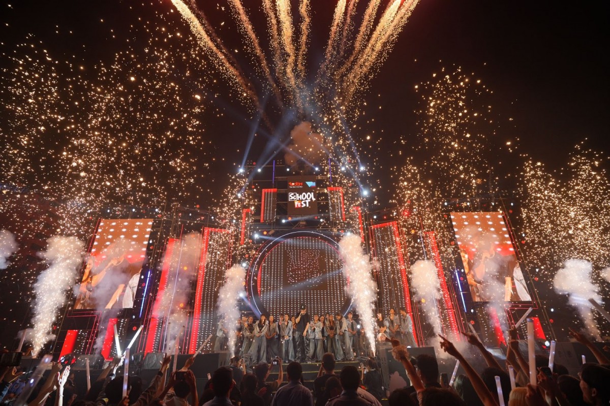 Hàng ngàn khán giả School Fest mùa 7 được một đêm chứng kiến nhiều thế hệ cùng viết tiếp giấc mơ hip-hop Việt Hàng ngàn khán giả School Fest mùa 7 được một đêm chứng kiến nhiều thế hệ cùng viết tiếp giấc mơ hip-hop Việt