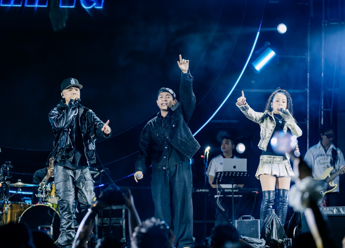 Hàng ngàn khán giả School Fest mùa 7 được một đêm chứng kiến nhiều thế hệ cùng viết tiếp giấc mơ hip-hop Việt Hàng ngàn khán giả School Fest mùa 7 được một đêm chứng kiến nhiều thế hệ cùng viết tiếp giấc mơ hip-hop Việt