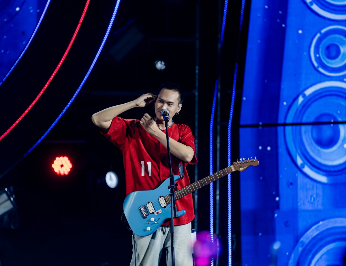 Hàng ngàn khán giả School Fest mùa 7 được một đêm chứng kiến nhiều thế hệ cùng viết tiếp giấc mơ hip-hop Việt Hàng ngàn khán giả School Fest mùa 7 được một đêm chứng kiến nhiều thế hệ cùng viết tiếp giấc mơ hip-hop Việt