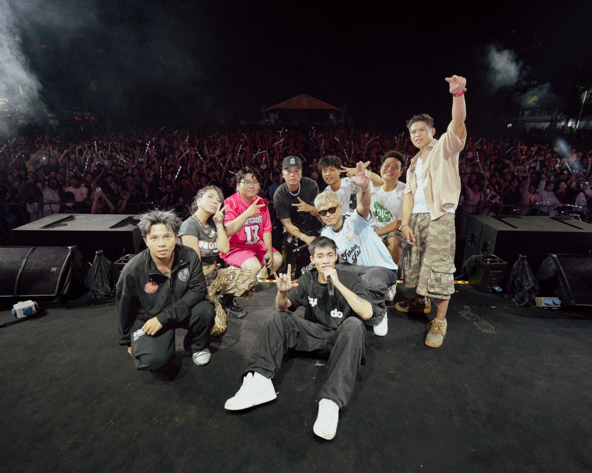 Hàng ngàn khán giả School Fest mùa 7 được một đêm chứng kiến nhiều thế hệ cùng viết tiếp giấc mơ hip-hop Việt Hàng ngàn khán giả School Fest mùa 7 được một đêm chứng kiến nhiều thế hệ cùng viết tiếp giấc mơ hip-hop Việt