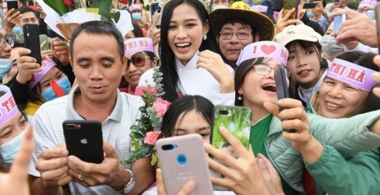 Hoa hậu Đỗ Thị Hà: Hành trình từ cô gái thôn quê trở thành dâu hào môn Hoa hậu Đỗ Thị Hà: Hành trình từ cô gái thôn quê trở thành dâu hào môn