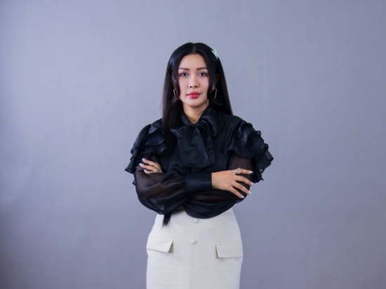 Diễn viên Đặng Phương Trâm gây ấn tượng khi hóa thân thành nàng trưởng phòng thông minh, bản lĩnh trong 'Tổ phản hồi 404'