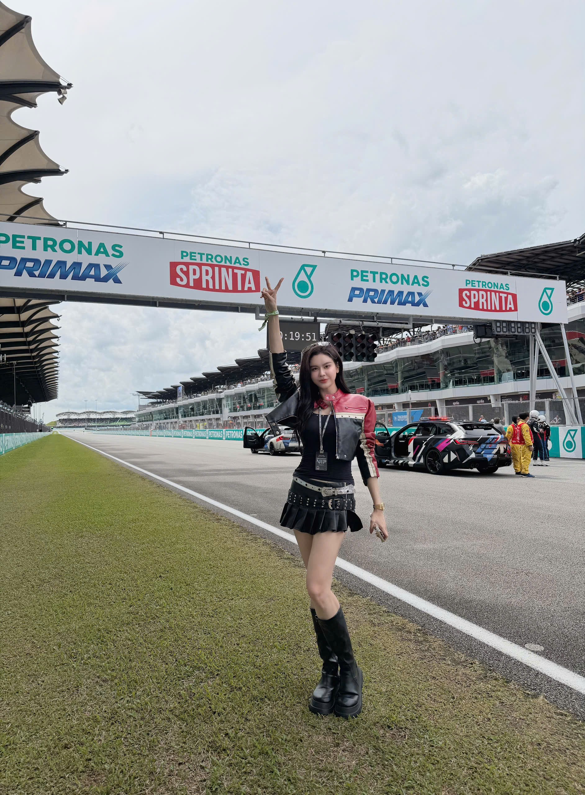 Trương Quỳnh Anh hẹn sao Thái và sao Philippines tại Kuala Lumpur