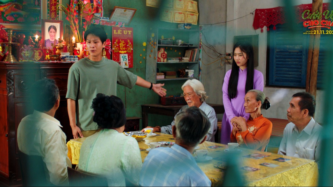 Xóm nhà lá trong 'Cưới vợ cho cha' lộ diện: Hồng Vân mỏi mòn đợi Hữu Châu 10 năm, Đình Khang hóa chàng khờ