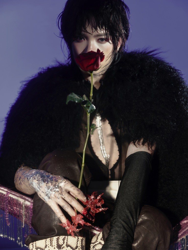 'Chủ tọa' Low G và 'Xà nữ' Pháp Kiều cùng khuấy đảo vũ trụ âm nhạc độc bản 'Mbillion' với 2 album đầu tay