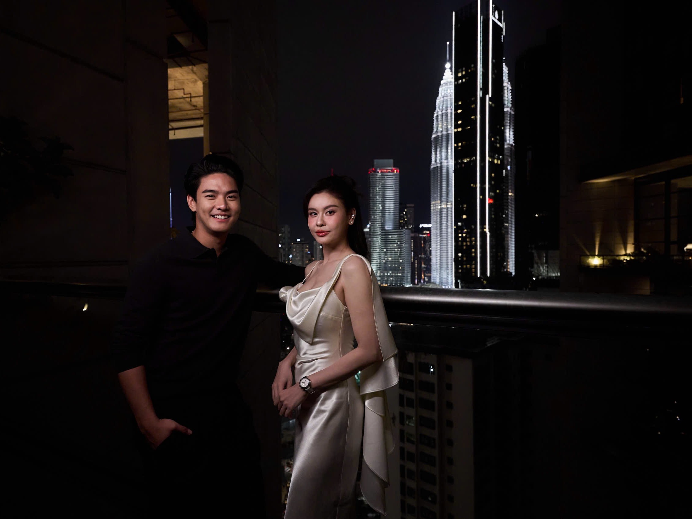 Trương Quỳnh Anh dự tiệc tối cùng sao Thái – Ohm Pawat