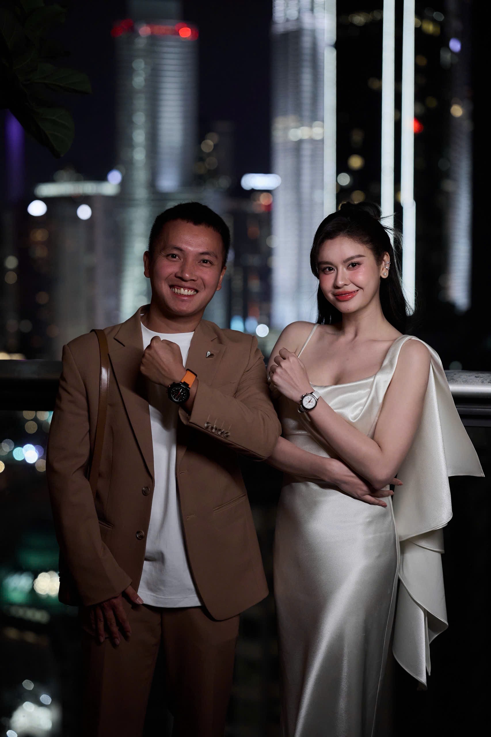 Trương Quỳnh Anh dự tiệc tối cùng sao Thái – Ohm Pawat