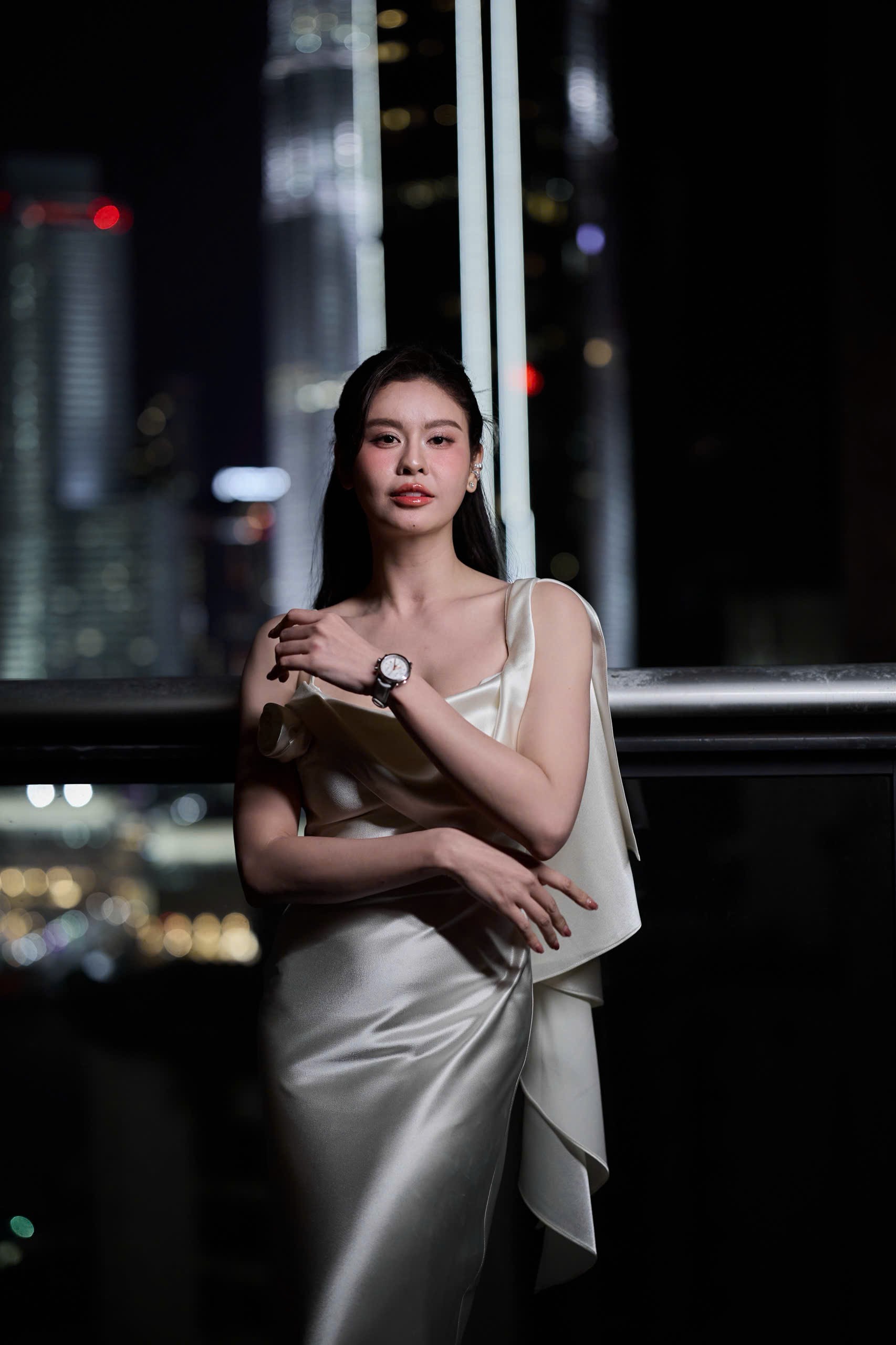 Trương Quỳnh Anh dự tiệc tối cùng sao Thái – Ohm Pawat