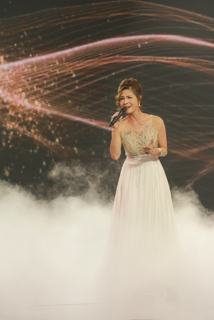 'Người hát tình ca' trao giải cho các thí sinh ấn tượng