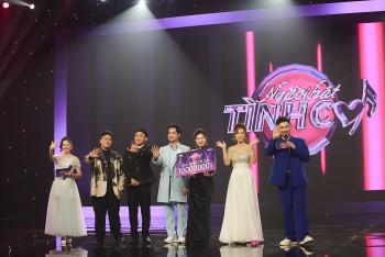 'Người hát tình ca' trao giải cho các thí sinh ấn tượng